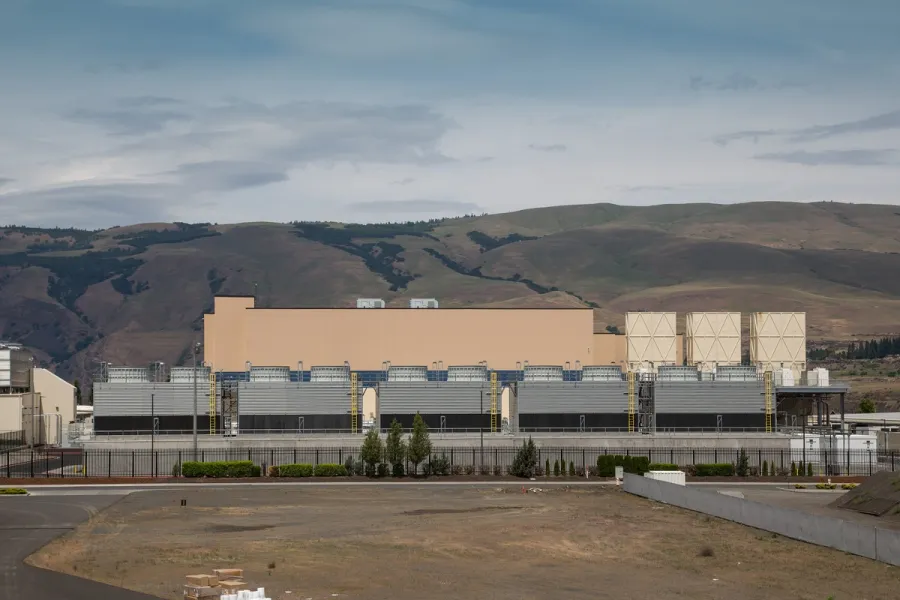 Google data centre buildings and cooling towers in The Dalles, Oregon